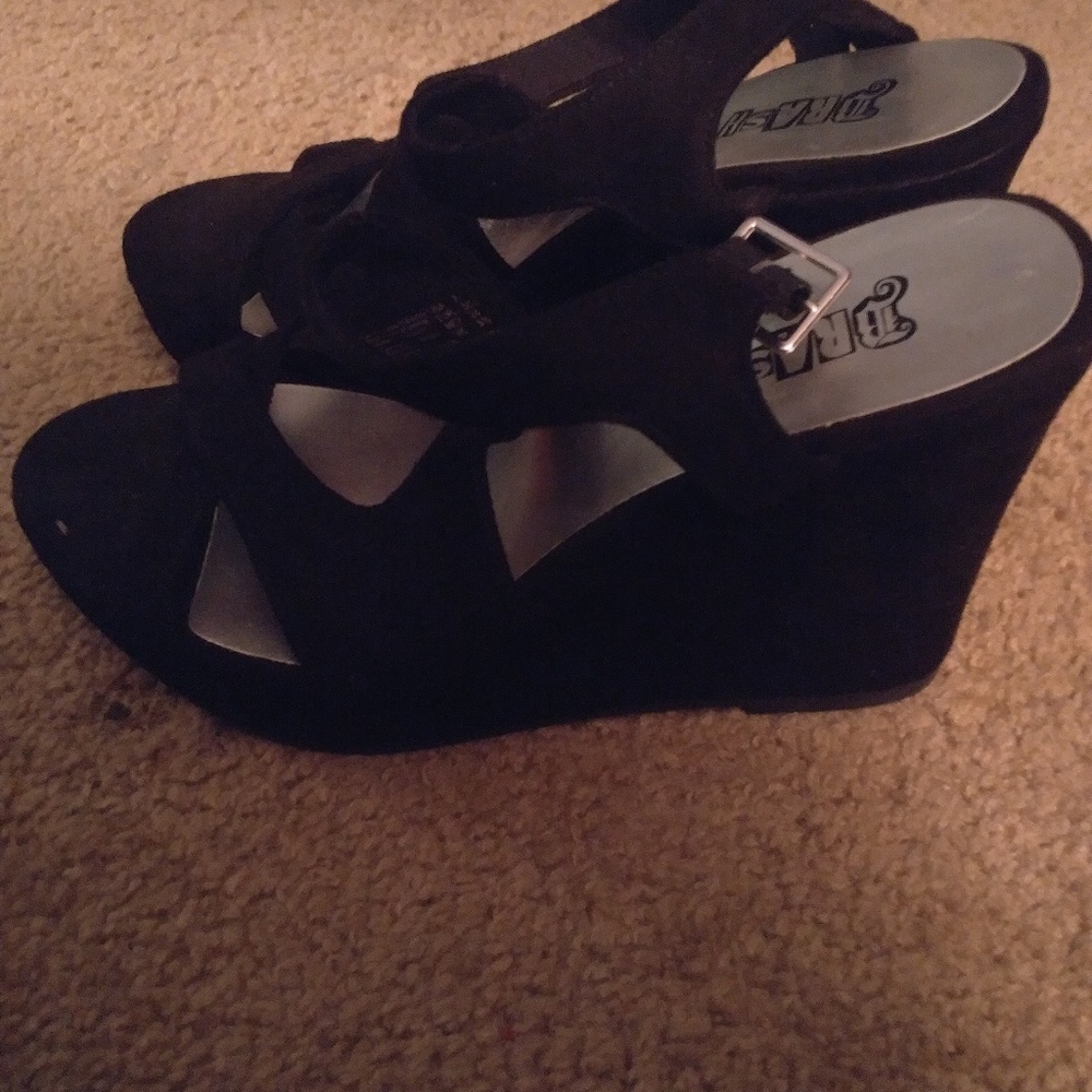 Heels - Picture 4 of 5